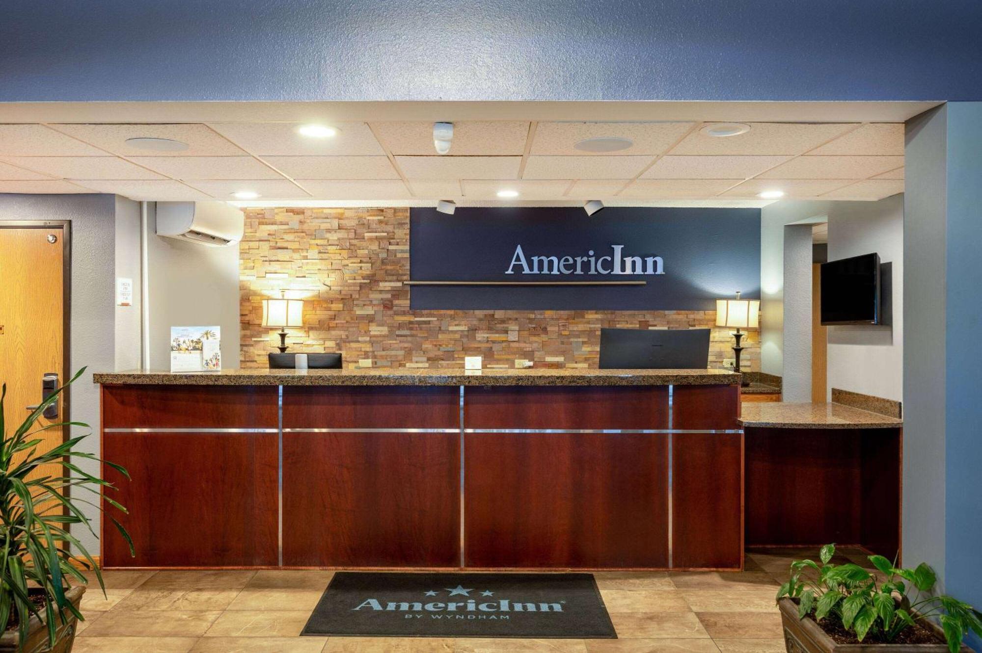 Americinn By Wyndham О-Клэр Экстерьер фото